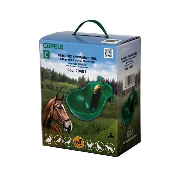 Bebedero de plastico con empujador automatico para caballos